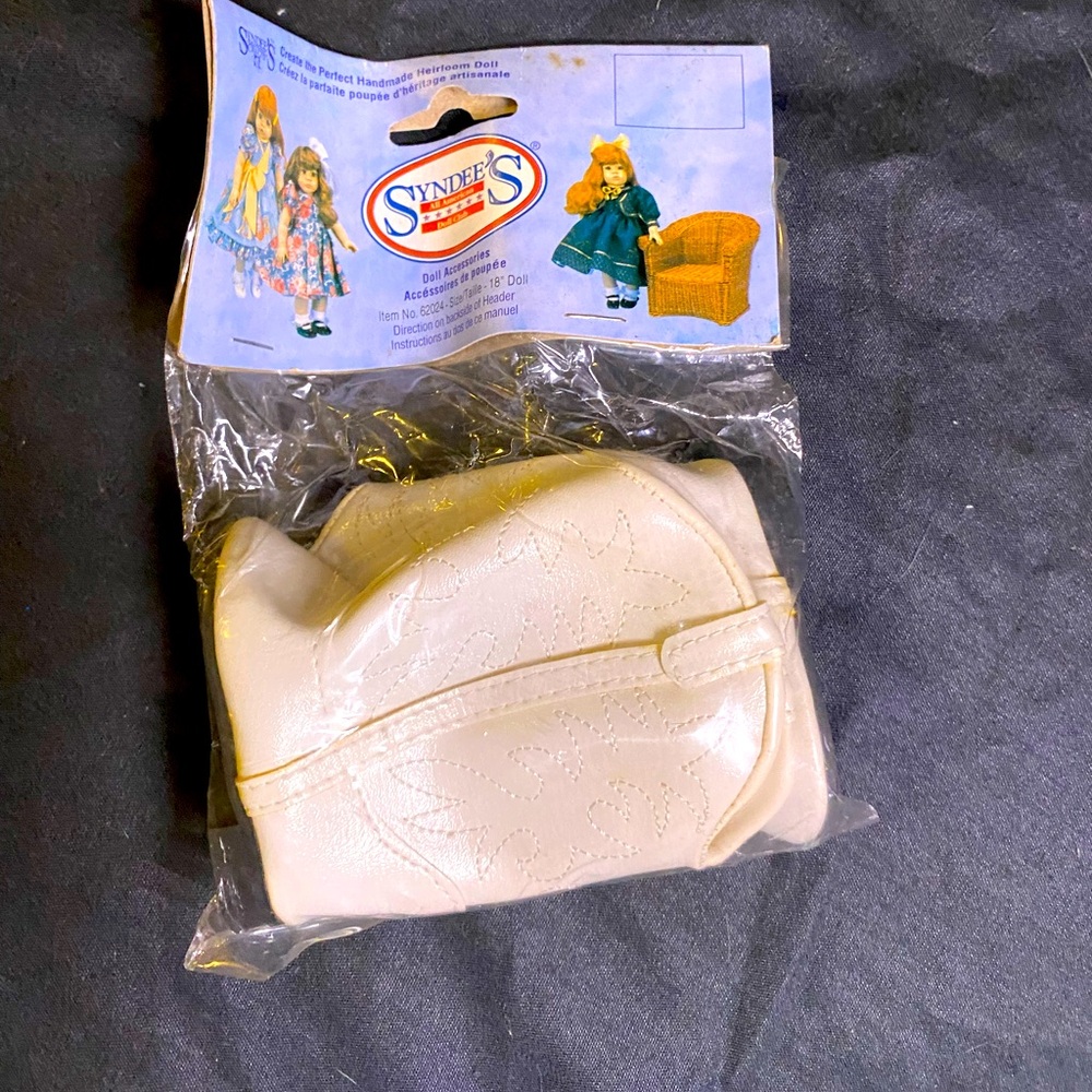 Syndee,s crafts dolls cowgirl boots vintage white
